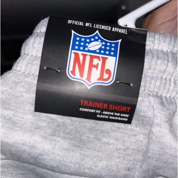 Boys Gray NFL size 18/20 Sweat Shorts - Picture 3 of 4